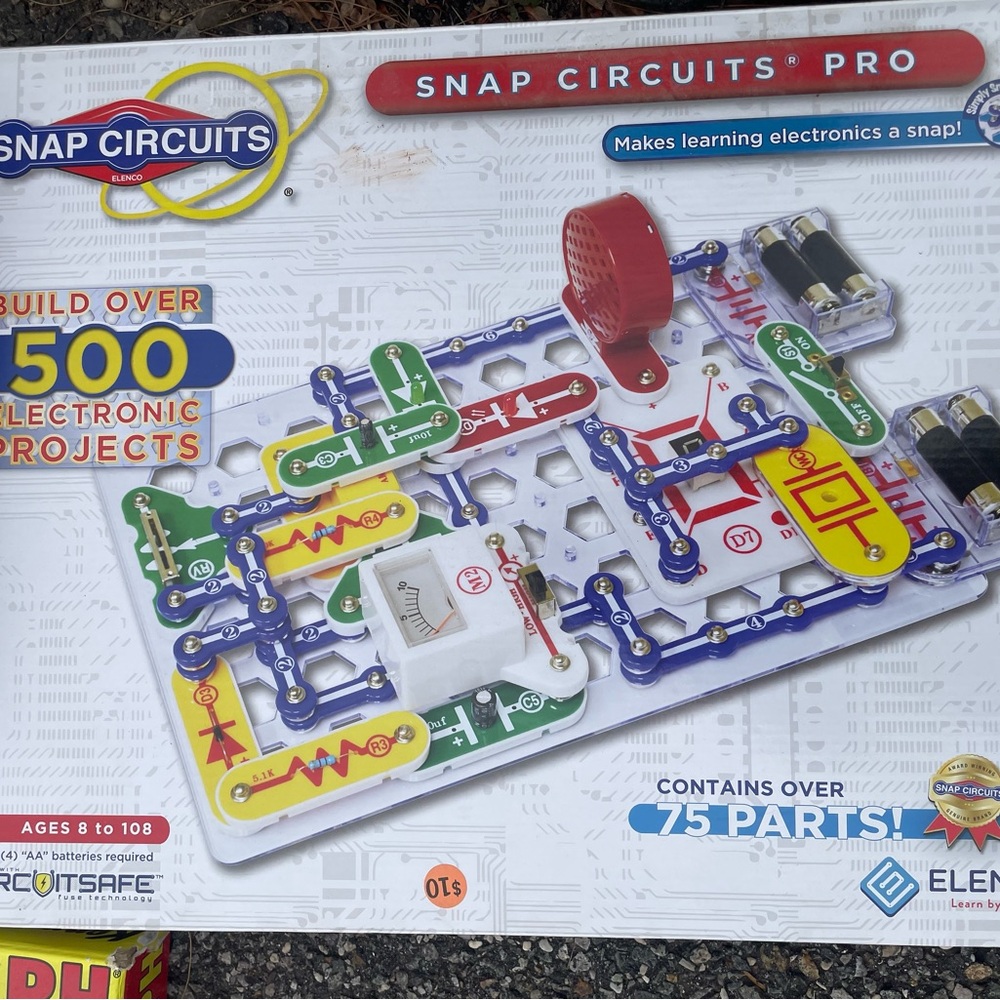Snap Circuits Pro Electronics Kit